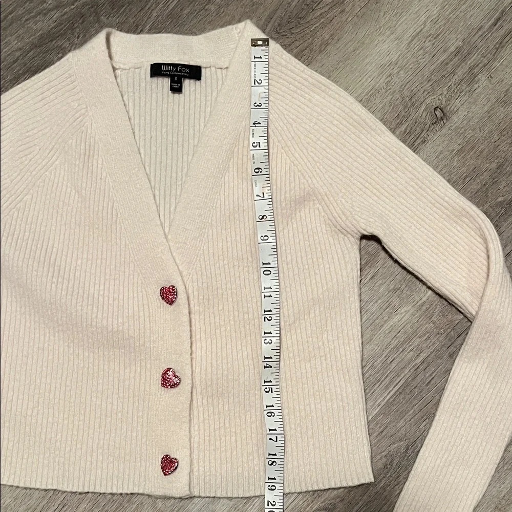 Elegant Cream Cardigan with Heart Buttons - Picture 6 of 8